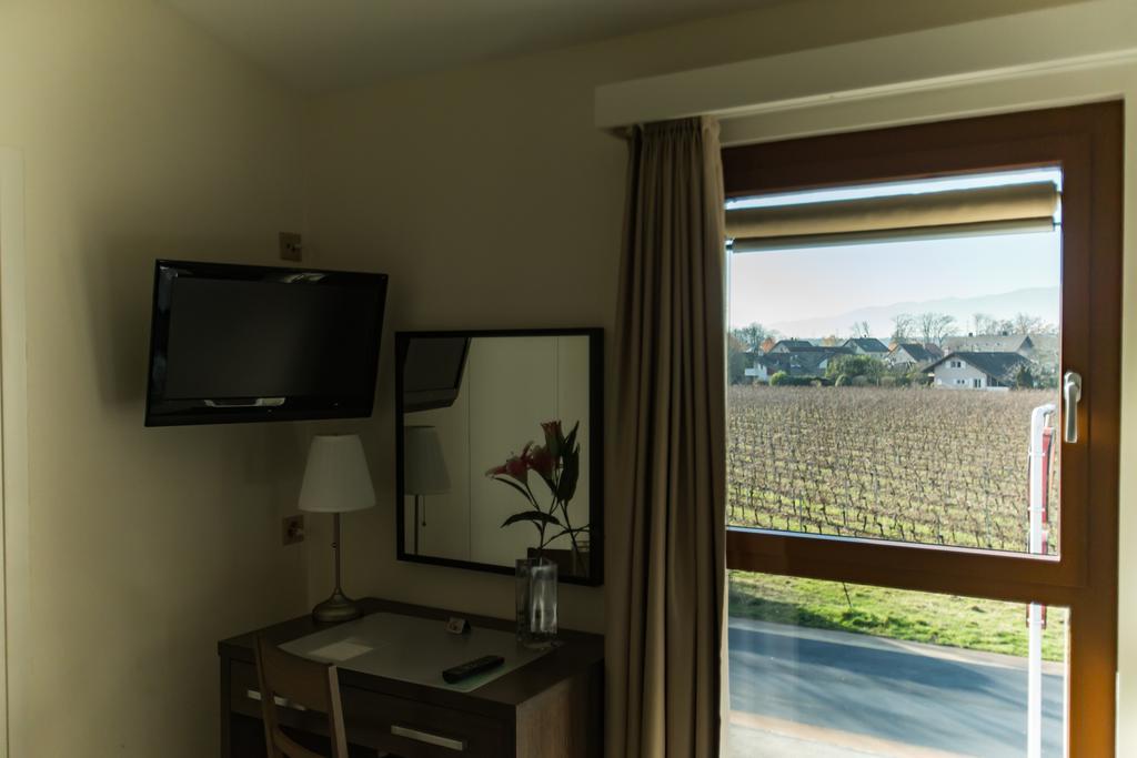 Motel Le Leman Commugny Εξωτερικό φωτογραφία